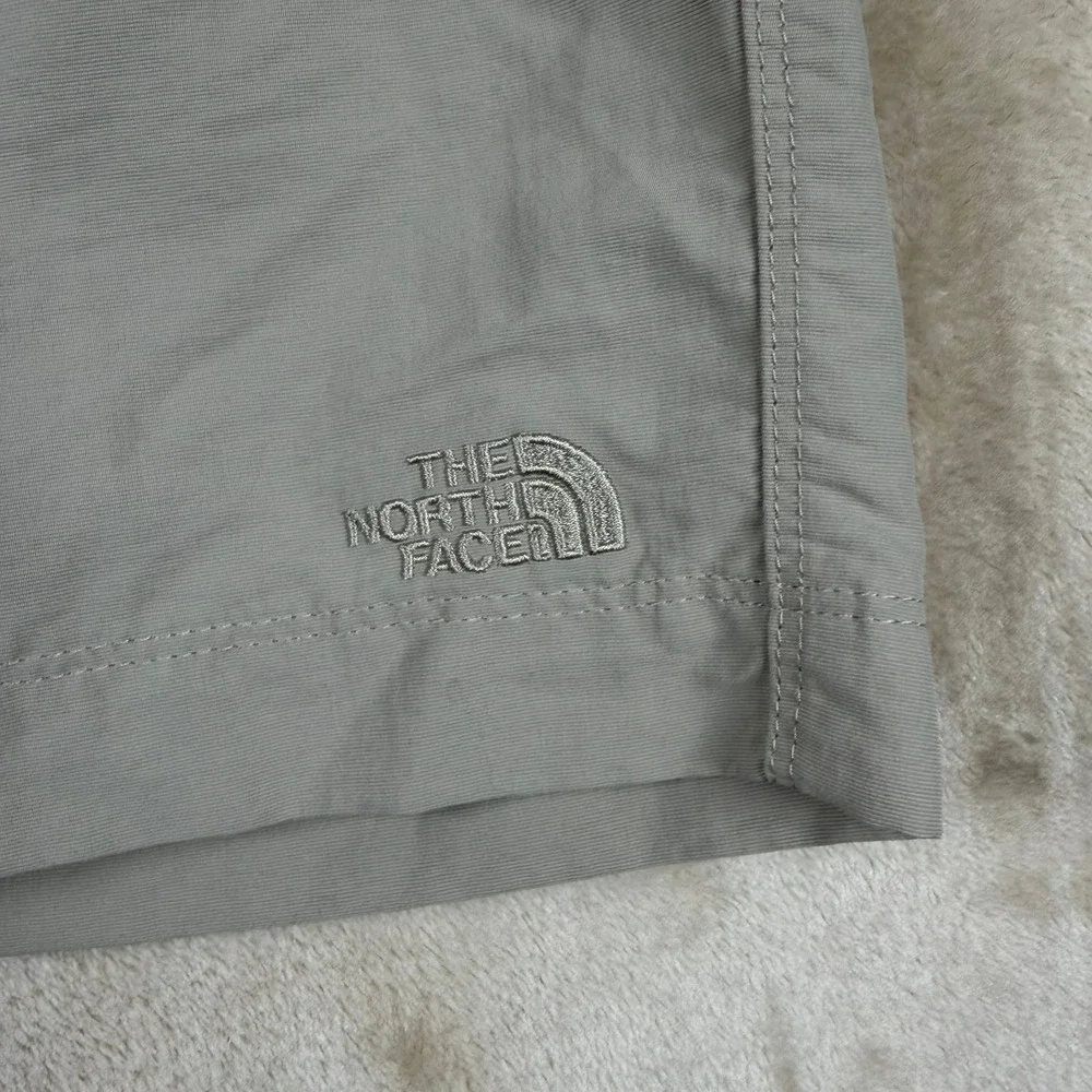 The North Face Mens Khaki Nylon Hiking Utility Cargo Shorts Size 34 Tan RN61661